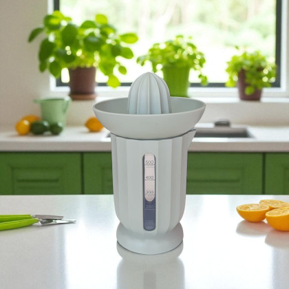 500 ml Green Lemon Squeezer – Manual Citrus Juicer with Measuring Cup