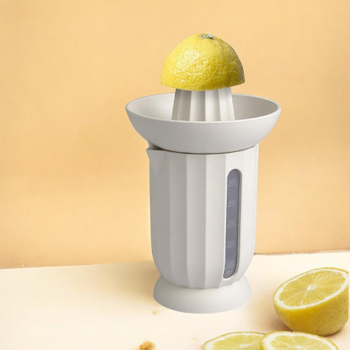 500 ml White Lemon Squeezer – Manual Citrus Juicer with Measuring Cup