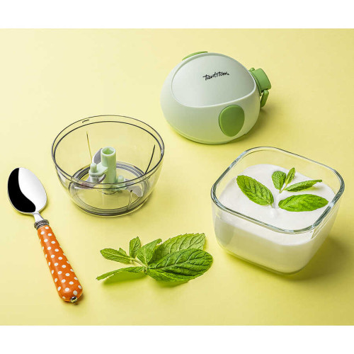 Tantitoni GREEN SMALL PRACTICAL CHOPPER 180ML Tantitoni GREEN SMALL PRACTICAL CHOPPER 180ML